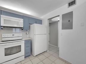 2301 S Ocean Dr 1006, Hollywood FL 33019