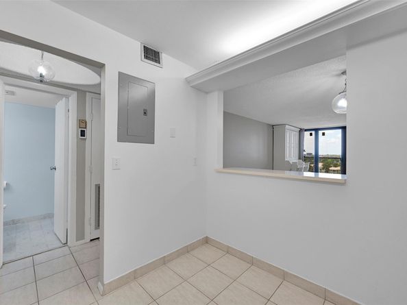 2301 S Ocean Dr 1006, Hollywood FL 33019