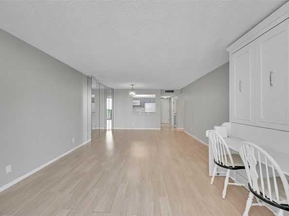 2301 S Ocean Dr 1006, Hollywood FL 33019