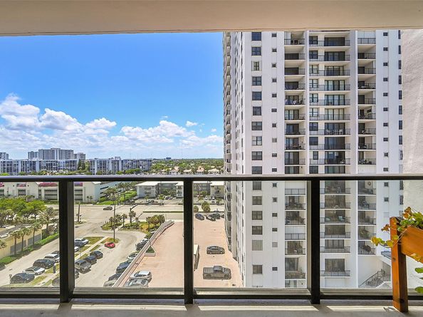 2301 S Ocean Dr 1006, Hollywood FL 33019