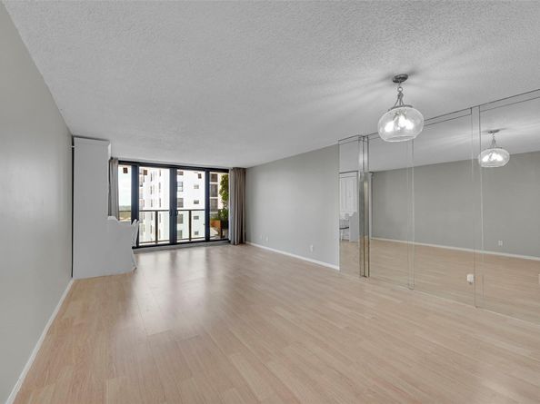 2301 S Ocean Dr 1006, Hollywood FL 33019