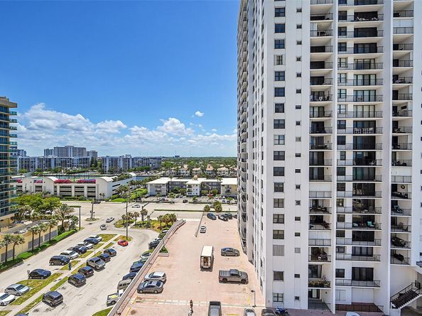 2301 S Ocean Dr 1006, Hollywood FL 33019