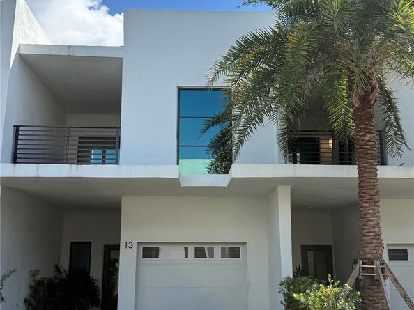 2526 Pierce 10, Hollywood FL 33020