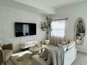 2526 Pierce 10, Hollywood FL 33020