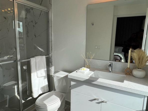 2526 Pierce 10, Hollywood FL 33020
