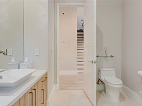 3200 NE 26th St, Fort Lauderdale FL 33305