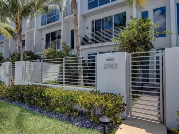 2743 NE 1 Street, Pompano Beach FL 33062