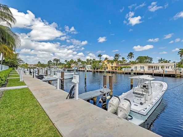 2743 NE 1 Street, Pompano Beach FL 33062