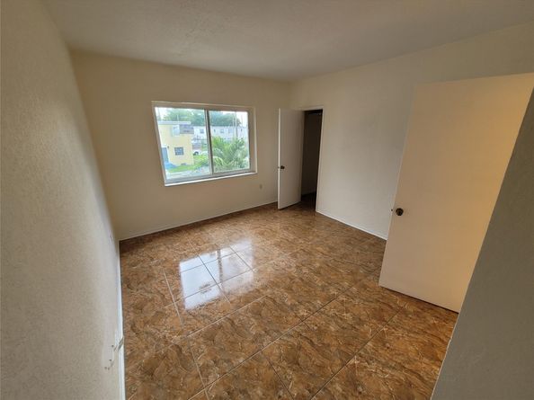 8451 NW 4th Ave 8451, Miami FL 33150