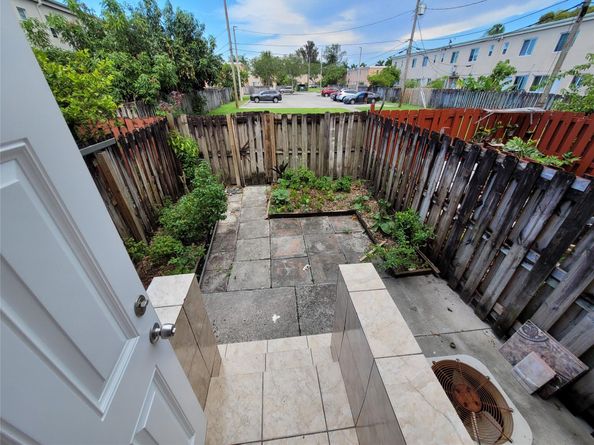8451 NW 4th Ave 8451, Miami FL 33150