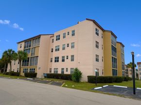 2811 Somerset Dr 206, Lauderdale Lakes FL 33311