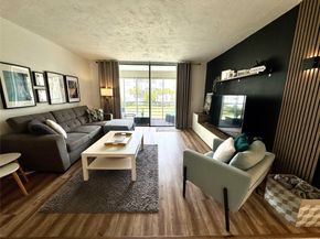 2811 Somerset Dr 206, Lauderdale Lakes FL 33311