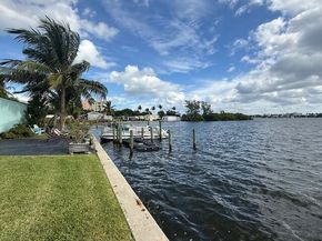 219 Lakeview 102 Avenue 102, Lantana FL 33462