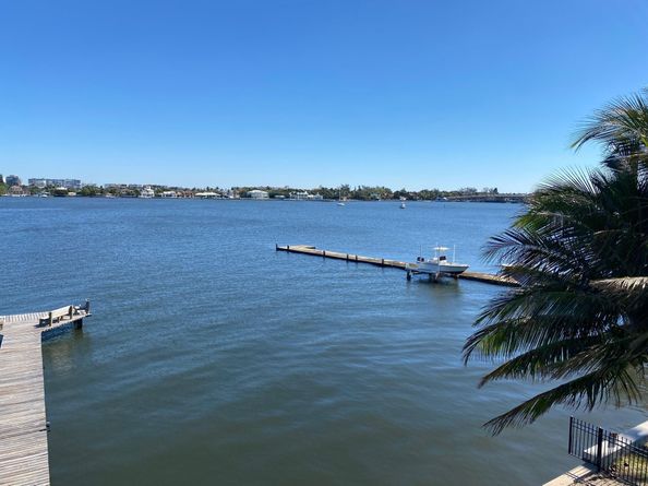 219 Lakeview 102 Avenue 102, Lantana FL 33462