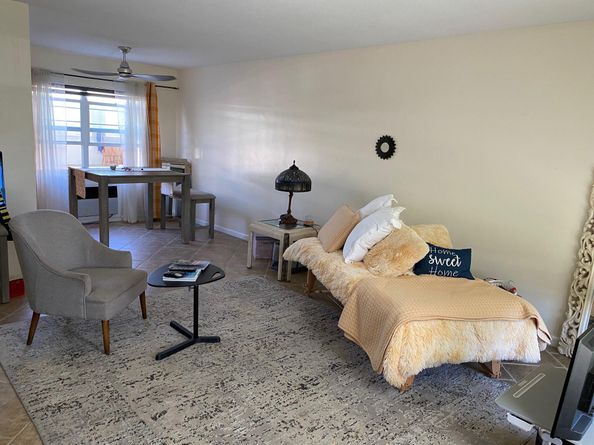 219 Lakeview 102 Avenue 102, Lantana FL 33462