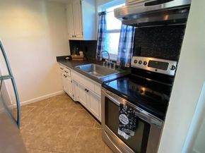 219 Lakeview 102 Avenue 102, Lantana FL 33462