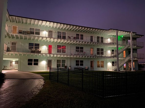 219 Lakeview 102 Avenue 102, Lantana FL 33462