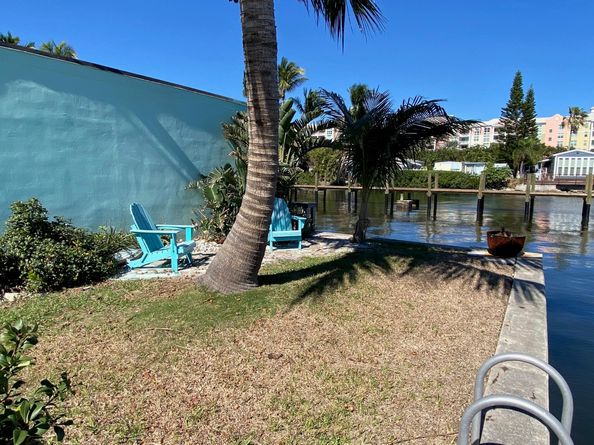 219 Lakeview 102 Avenue 102, Lantana FL 33462