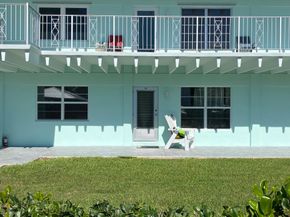 219 Lakeview 102 Avenue 102, Lantana FL 33462