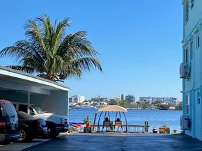 219 Lakeview 102 Avenue 102, Lantana FL 33462