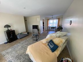 219 Lakeview 102 Avenue 102, Lantana FL 33462