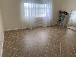 219 Lakeview 102 Avenue 102, Lantana FL 33462