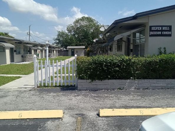 2901 Jackson Street, Hollywood FL 33020