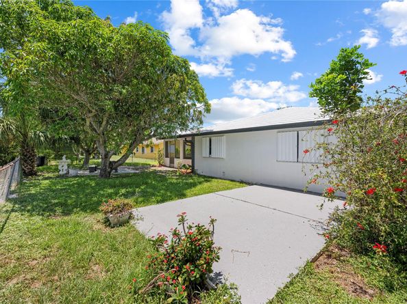 612 Clear Lake Ave, West Palm Beach FL 33401