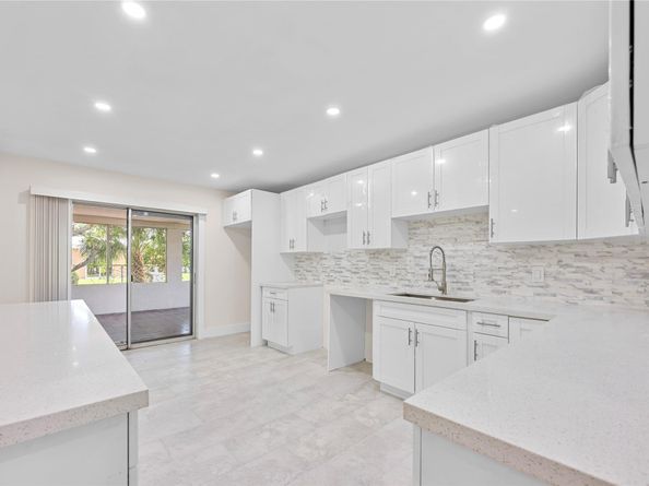612 Clear Lake Ave, West Palm Beach FL 33401