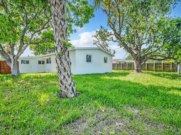 5680 NE 7th Ter, Fort Lauderdale FL 33334