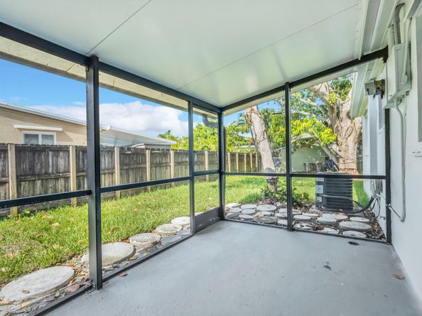 5680 NE 7th Ter, Fort Lauderdale FL 33334