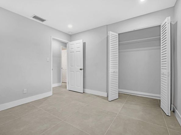 5680 NE 7th Ter, Fort Lauderdale FL 33334