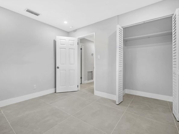5680 NE 7th Ter, Fort Lauderdale FL 33334