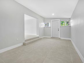 5680 NE 7th Ter, Fort Lauderdale FL 33334