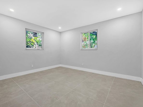 5680 NE 7th Ter, Fort Lauderdale FL 33334