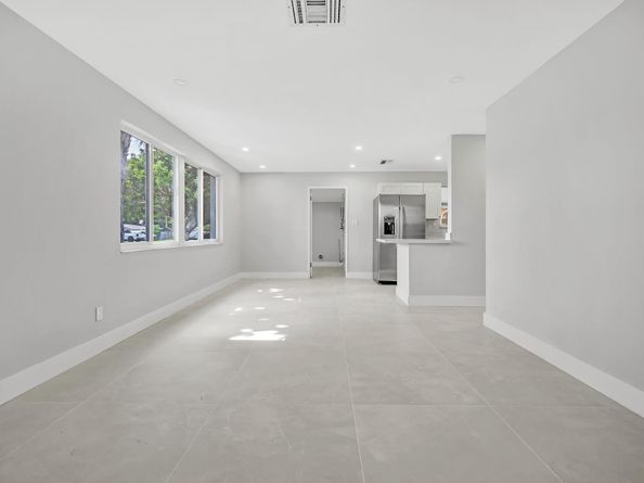 5680 NE 7th Ter, Fort Lauderdale FL 33334