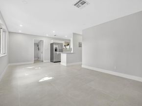 5680 NE 7th Ter, Fort Lauderdale FL 33334