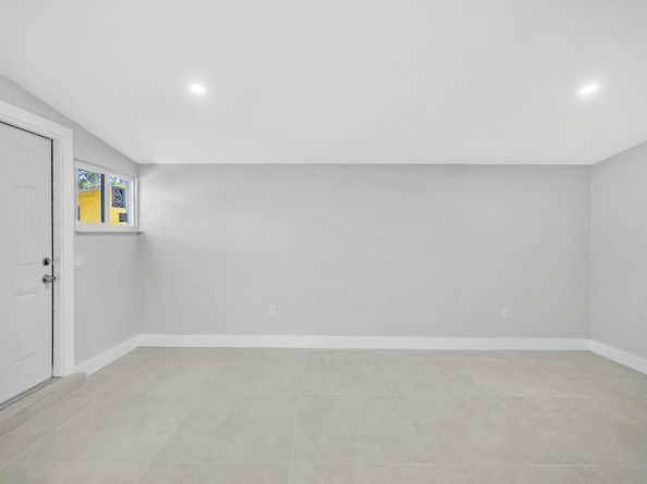 5680 NE 7th Ter, Fort Lauderdale FL 33334