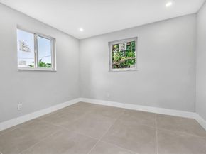5680 NE 7th Ter, Fort Lauderdale FL 33334
