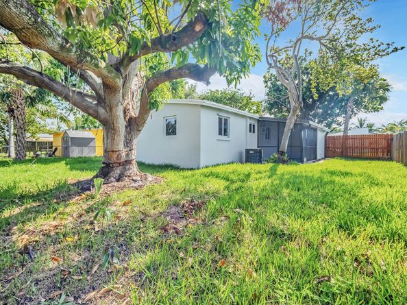 5680 NE 7th Ter, Fort Lauderdale FL 33334