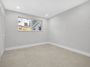 5680 NE 7th Ter, Fort Lauderdale FL 33334