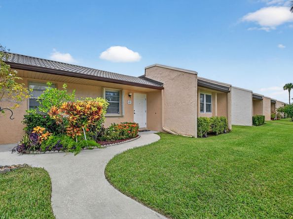 121 Lake Meryl Drive, West Palm Beach FL 33411