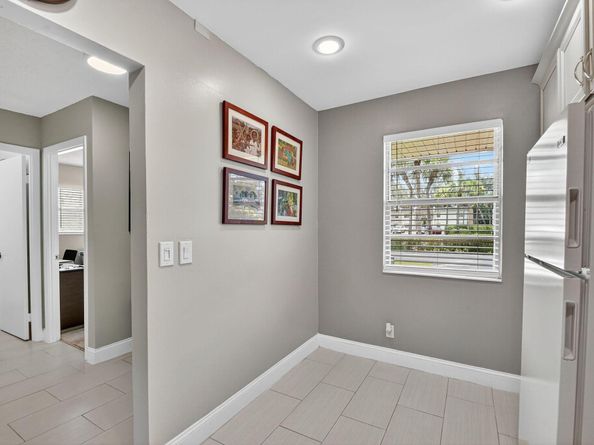 121 Lake Meryl Drive, West Palm Beach FL 33411