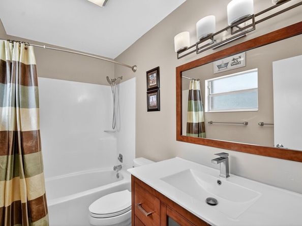121 Lake Meryl Drive, West Palm Beach FL 33411