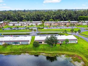 121 Lake Meryl Drive, West Palm Beach FL 33411