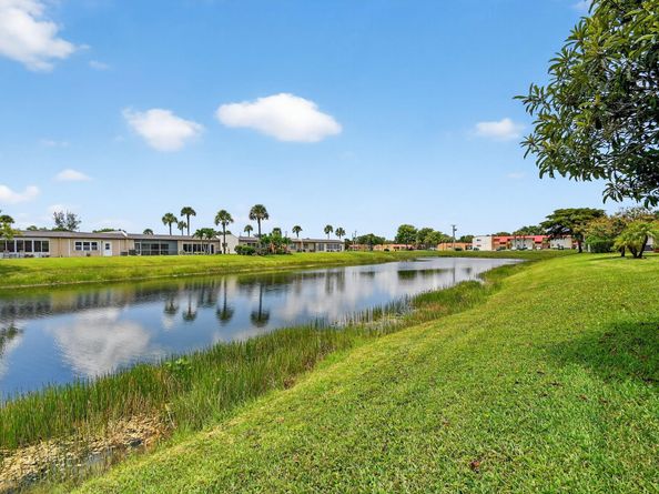 121 Lake Meryl Drive, West Palm Beach FL 33411