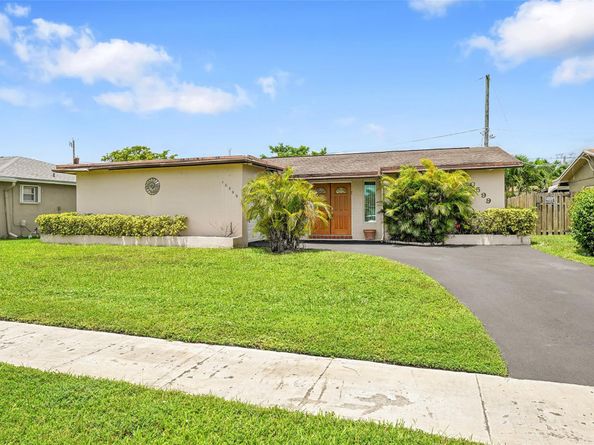 10599 NW 26th Pl, Sunrise FL 33322