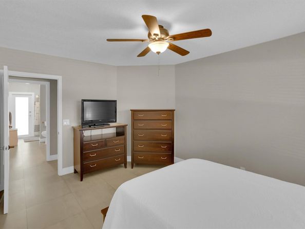19441 NW 3rd St, Pembroke Pines FL 33029