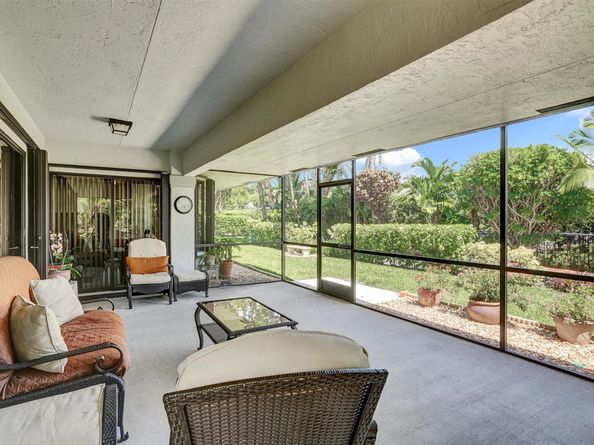 19441 NW 3rd St, Pembroke Pines FL 33029