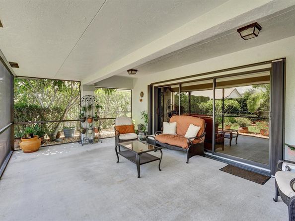 19441 NW 3rd St, Pembroke Pines FL 33029